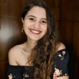 Júlia A.