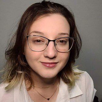 Izabelle D.