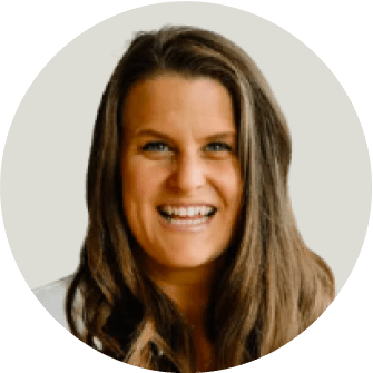 Circle-shaped professional headshot photo of Alyssa Kropp