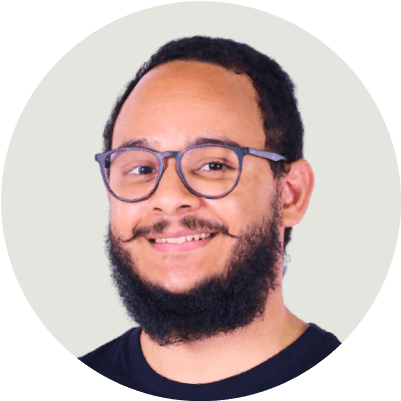 Circle-shaped professional headshot photo of Breno Oliveira
