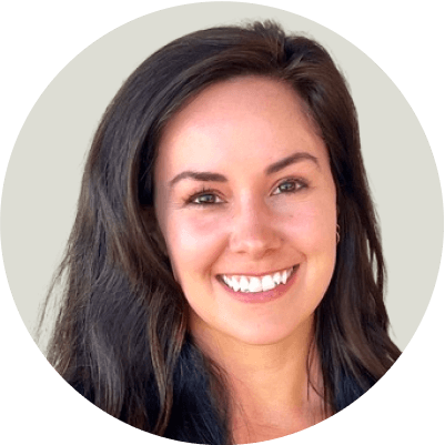 Circle-shaped professional headshot photo of Erin Hannon