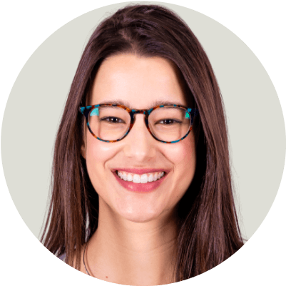 Circle-shaped professional headshot photo of Nicole Barra Conde